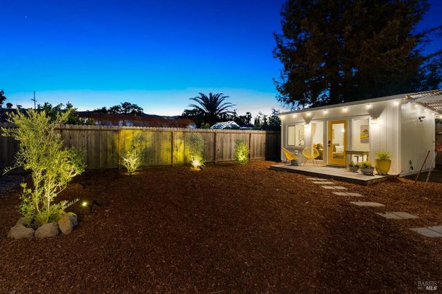 1171 Mountain View Ave, St. Helena, CA 94574