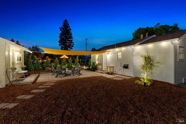 1171 Mountain View Ave, St. Helena, CA 94574