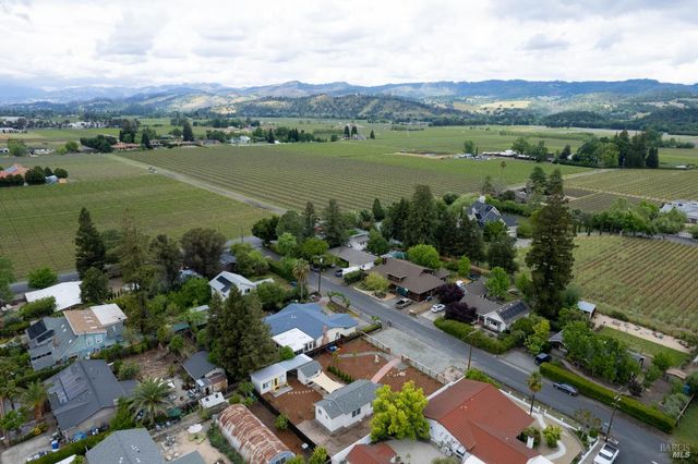 1171 Mountain View Ave, St. Helena, CA 94574