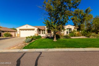 5210 W PEDRO Lane, Laveen, AZ 85339