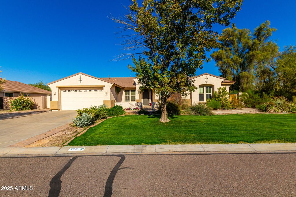 5210 W PEDRO Lane, Laveen, AZ 85339