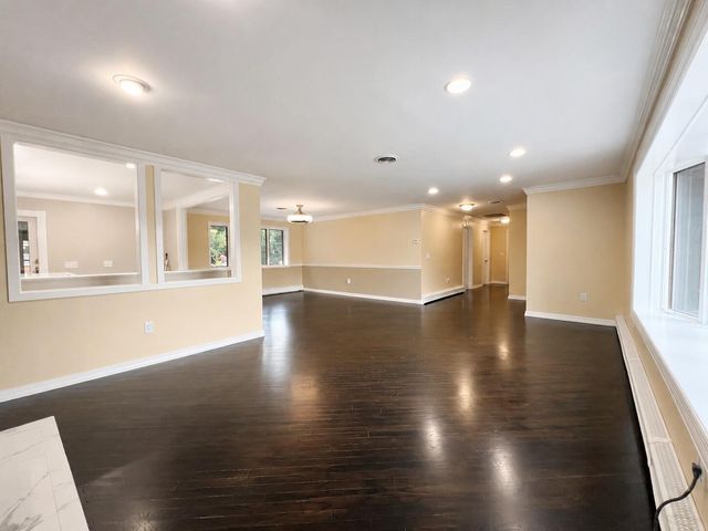 2612 Amsterdam Road, Villa Hills, KY 41017