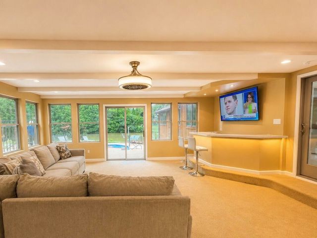 2612 Amsterdam Road, Villa Hills, KY 41017