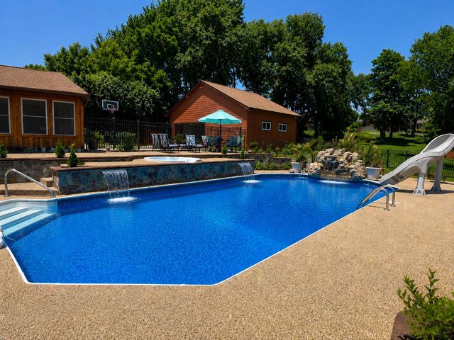 2612 Amsterdam Road, Villa Hills, KY 41017