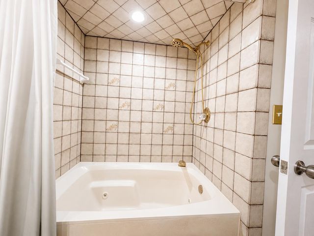 2612 Amsterdam Road, Villa Hills, KY 41017
