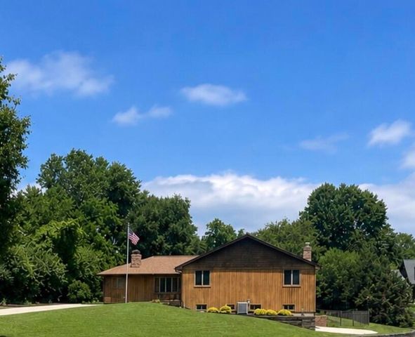 2612 Amsterdam Road, Villa Hills, KY 41017