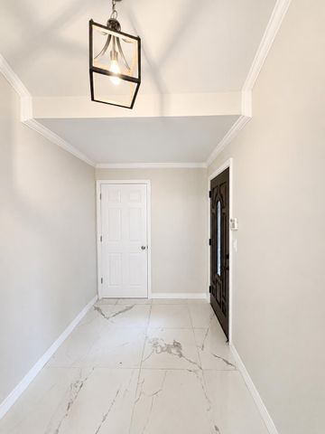 2612 Amsterdam Road, Villa Hills, KY 41017