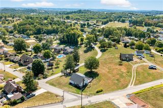 225 Larson Bld, Rostraver, PA 15012