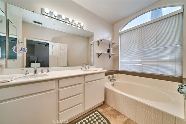 243 Seacountry ln, Rancho Santa Margarita, CA 92688