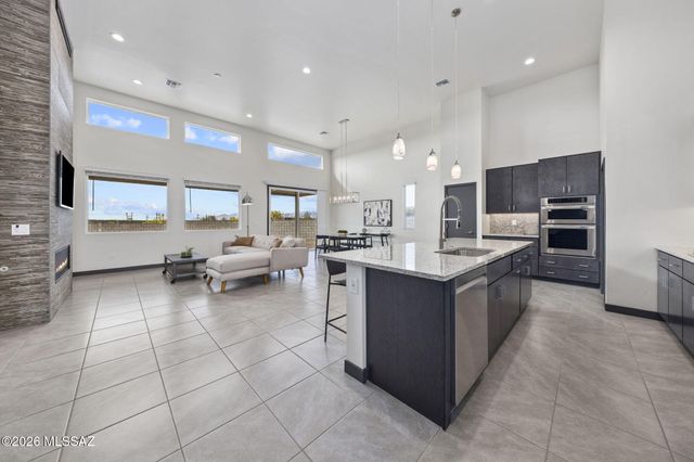 9820 S Rolling Water Drive, Vail, AZ 85641