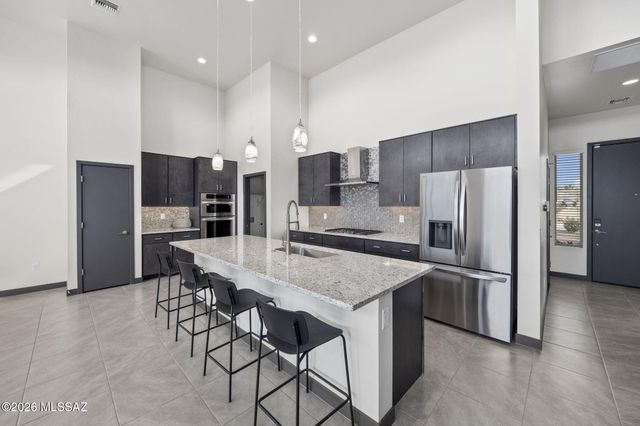 9820 S Rolling Water Drive, Vail, AZ 85641