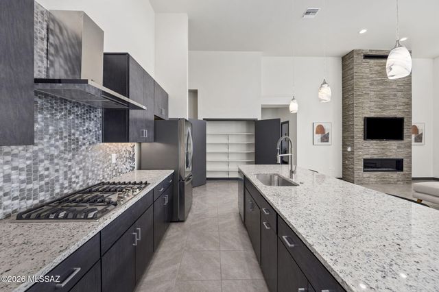 9820 S Rolling Water Drive, Vail, AZ 85641