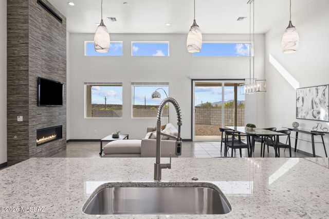 9820 S Rolling Water Drive, Vail, AZ 85641