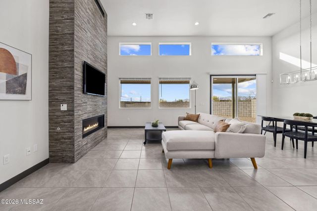 9820 S Rolling Water Drive, Vail, AZ 85641