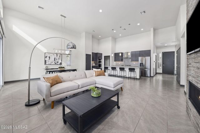 9820 S Rolling Water Drive, Vail, AZ 85641