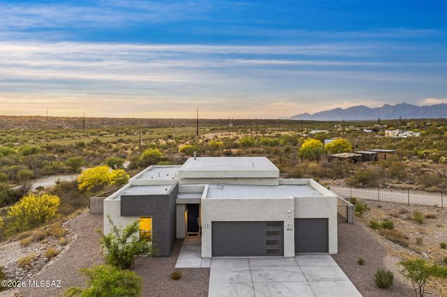 9820 S Rolling Water Drive, Vail, AZ 85641