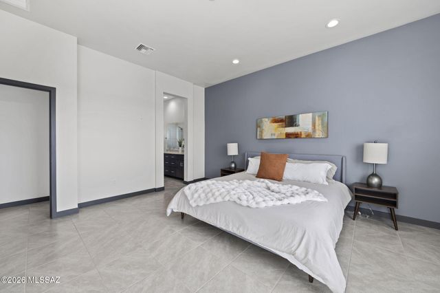 9820 S Rolling Water Drive, Vail, AZ 85641