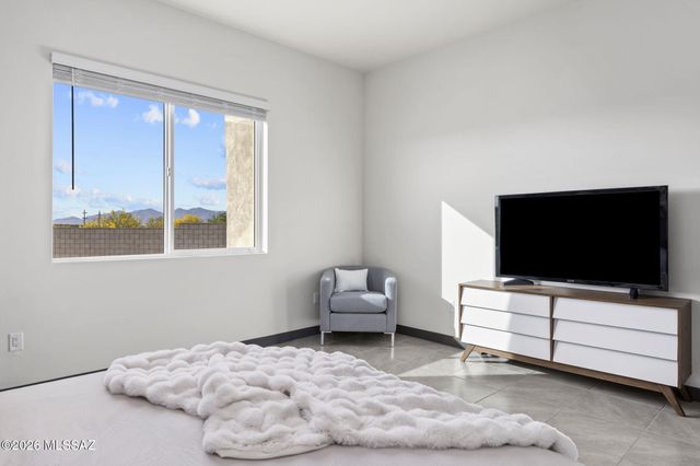9820 S Rolling Water Drive, Vail, AZ 85641