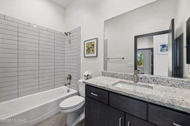 9820 S Rolling Water Drive, Vail, AZ 85641
