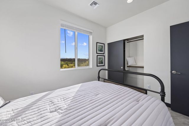 9820 S Rolling Water Drive, Vail, AZ 85641