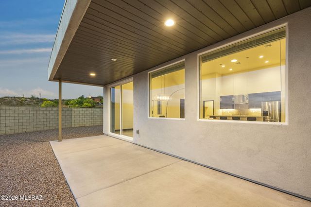 9820 S Rolling Water Drive, Vail, AZ 85641