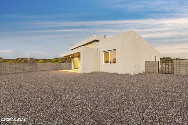 9820 S Rolling Water Drive, Vail, AZ 85641