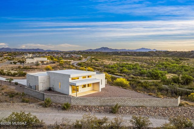 9820 S Rolling Water Drive, Vail, AZ 85641