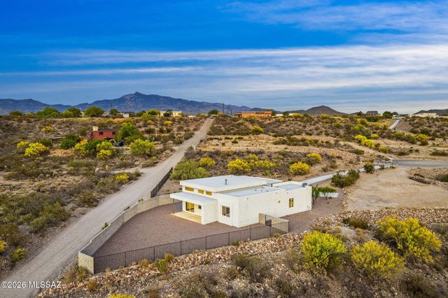 9820 S Rolling Water Drive, Vail, AZ 85641