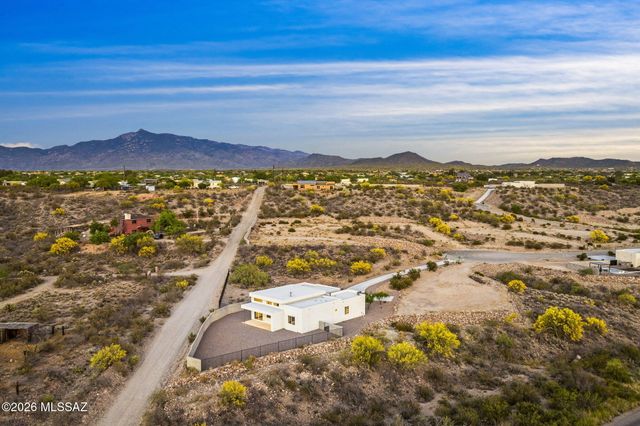 9820 S Rolling Water Drive, Vail, AZ 85641