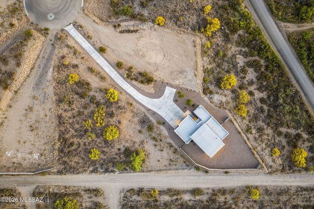 9820 S Rolling Water Drive, Vail, AZ 85641