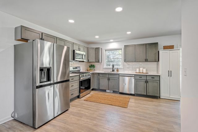 702 N Palmetto Street, Summerville, SC 29483