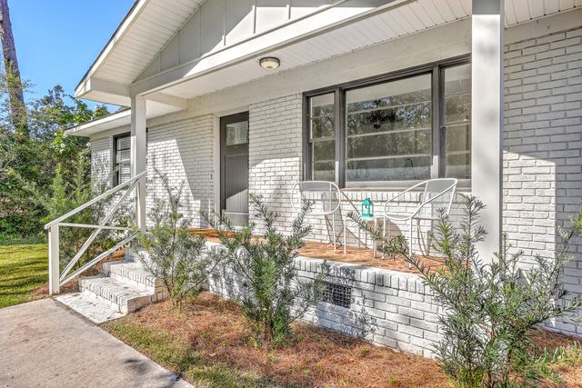 702 N Palmetto Street, Summerville, SC 29483