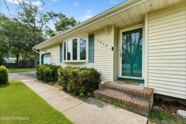 1317 3rd Avenue, Toms River, NJ 08757