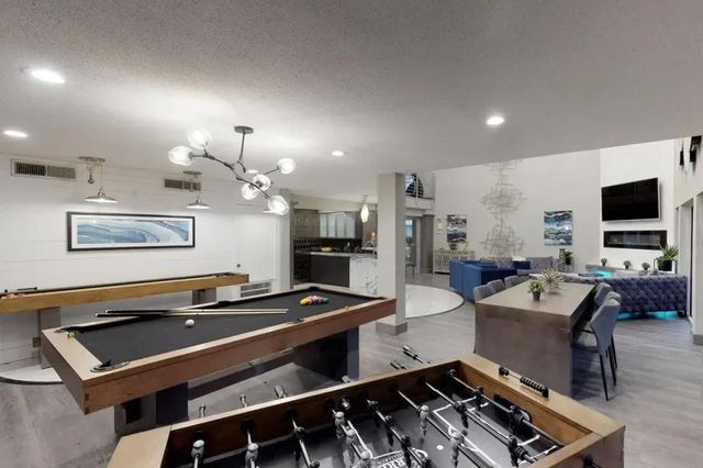 2815 Greenridge Drive 2-053, North Houston, TX 77057