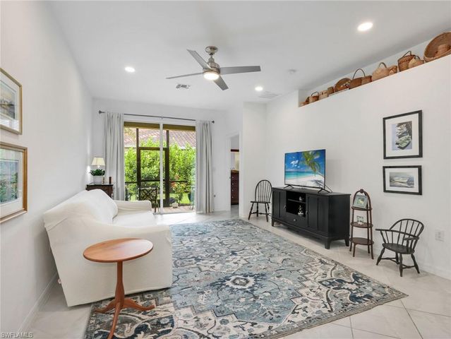 1637 Alameda DR, Naples, FL 34120
