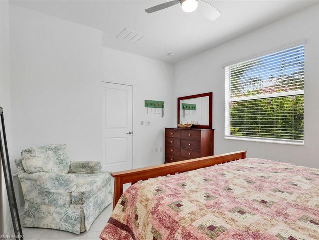 1637 Alameda DR, Naples, FL 34120