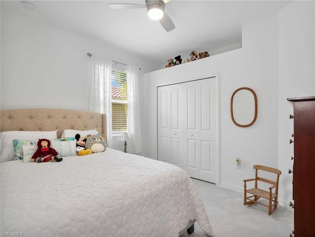 1637 Alameda DR, Naples, FL 34120