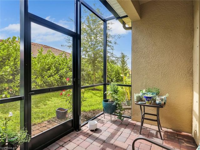 1637 Alameda DR, Naples, FL 34120