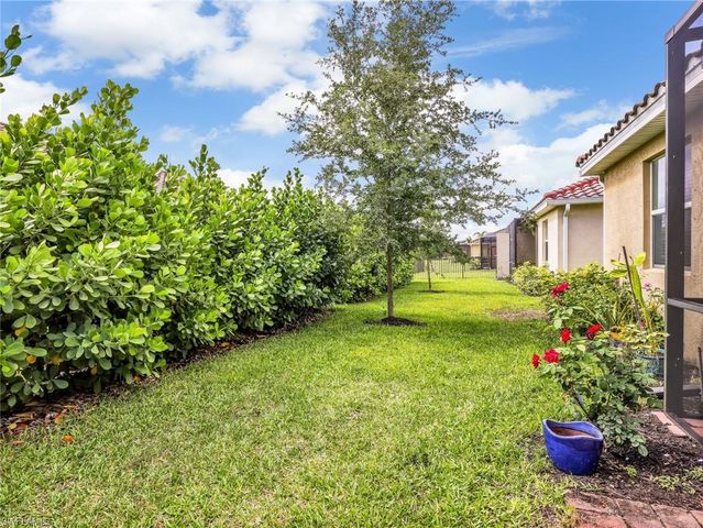 1637 Alameda DR, Naples, FL 34120