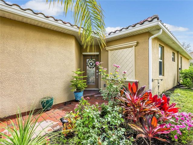 1637 Alameda DR, Naples, FL 34120
