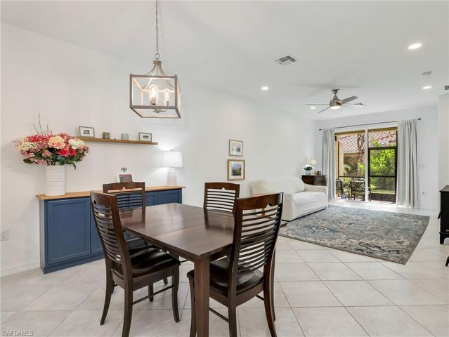1637 Alameda DR, Naples, FL 34120