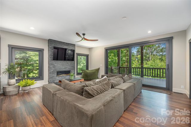 30 Garren View Drive, Fairview, NC 28730