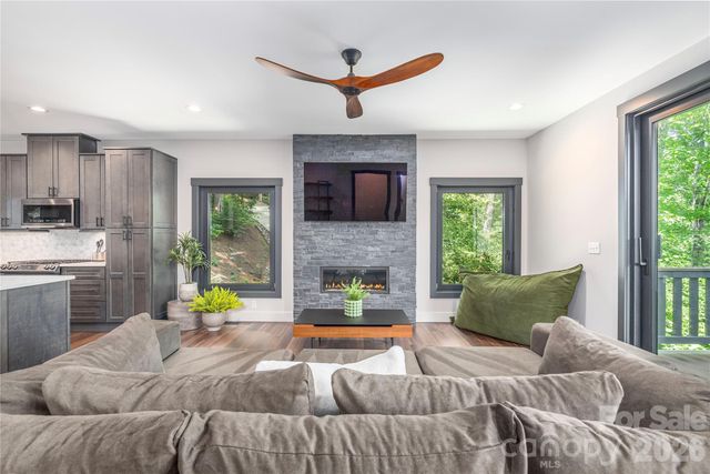 30 Garren View Drive, Fairview, NC 28730