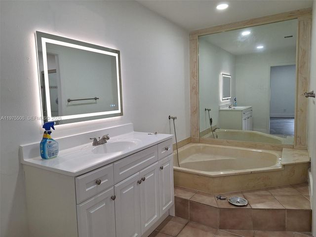 3512 Estepona Ave 22-D-1, Doral, FL 33178