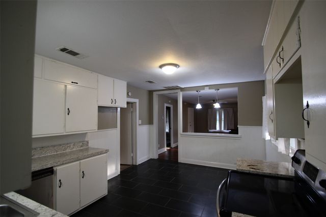 1415 W Crawford Street, Denison, TX 75020