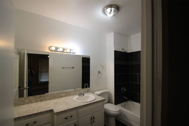 1415 W Crawford Street, Denison, TX 75020