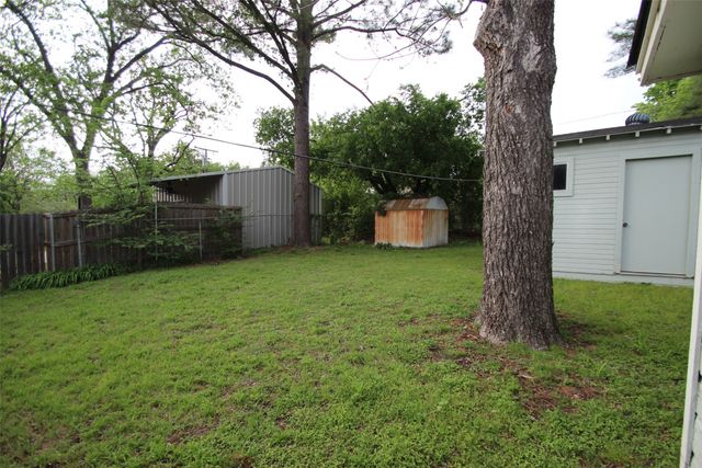 1415 W Crawford Street, Denison, TX 75020