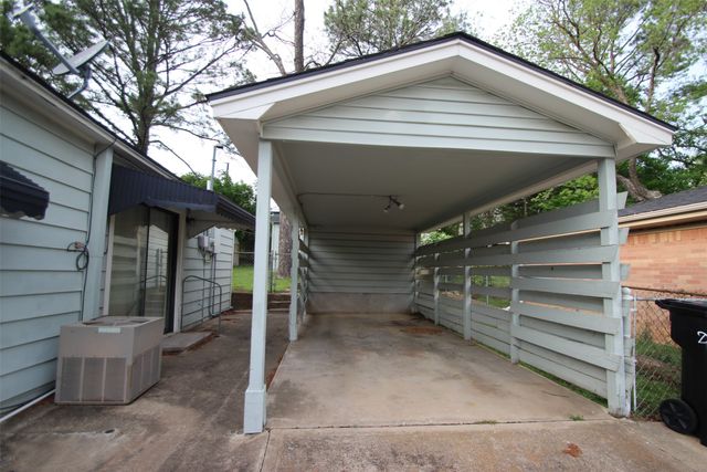 1415 W Crawford Street, Denison, TX 75020
