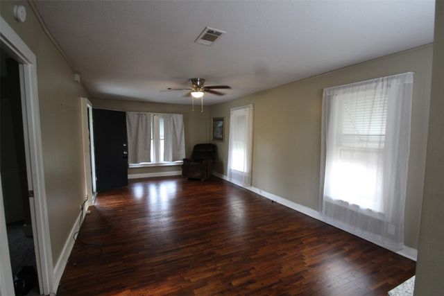 1415 W Crawford Street, Denison, TX 75020