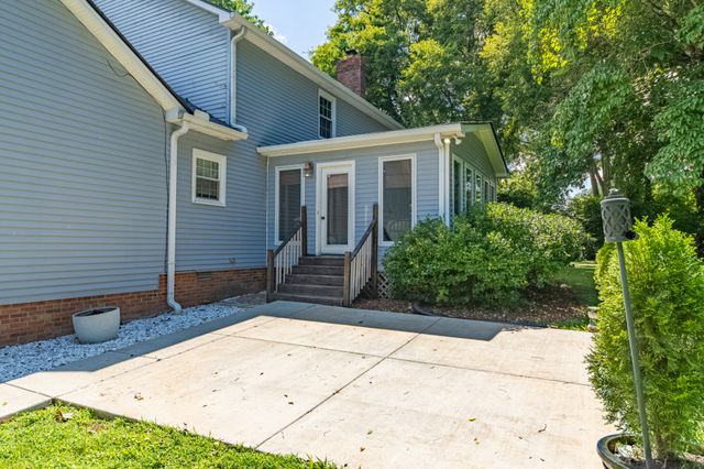 706 Edenburg Dr, Columbia, TN 38401